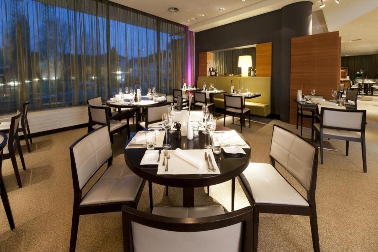 Hotel Dorint Am Heumarkt 4*