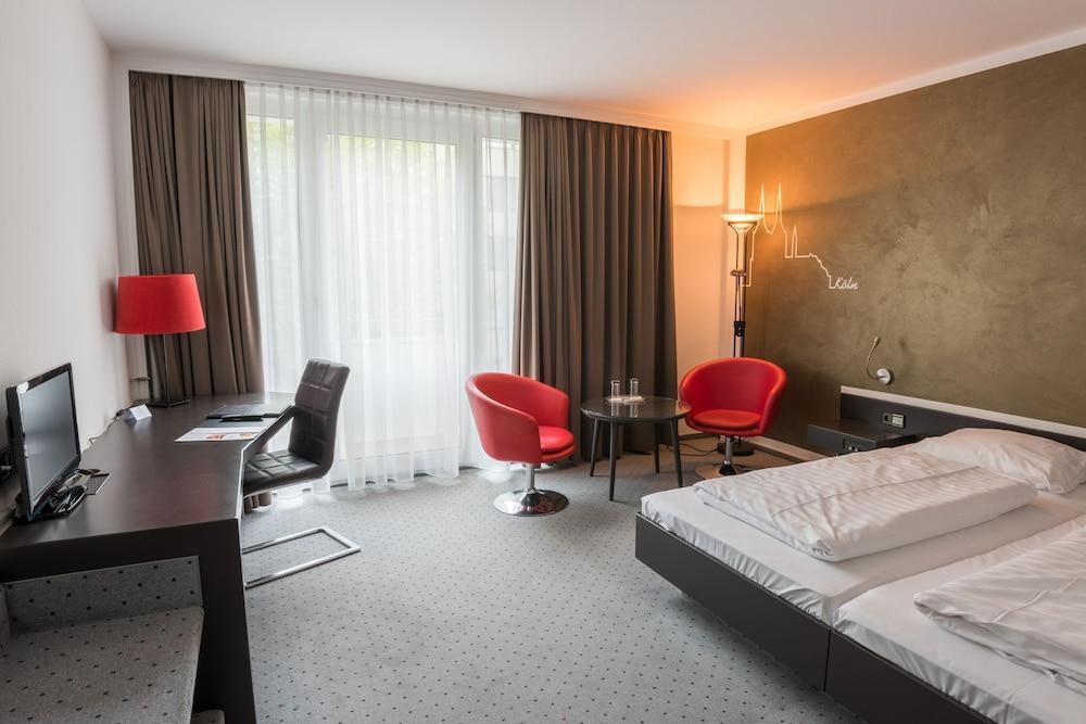 Senats Hotel 3*