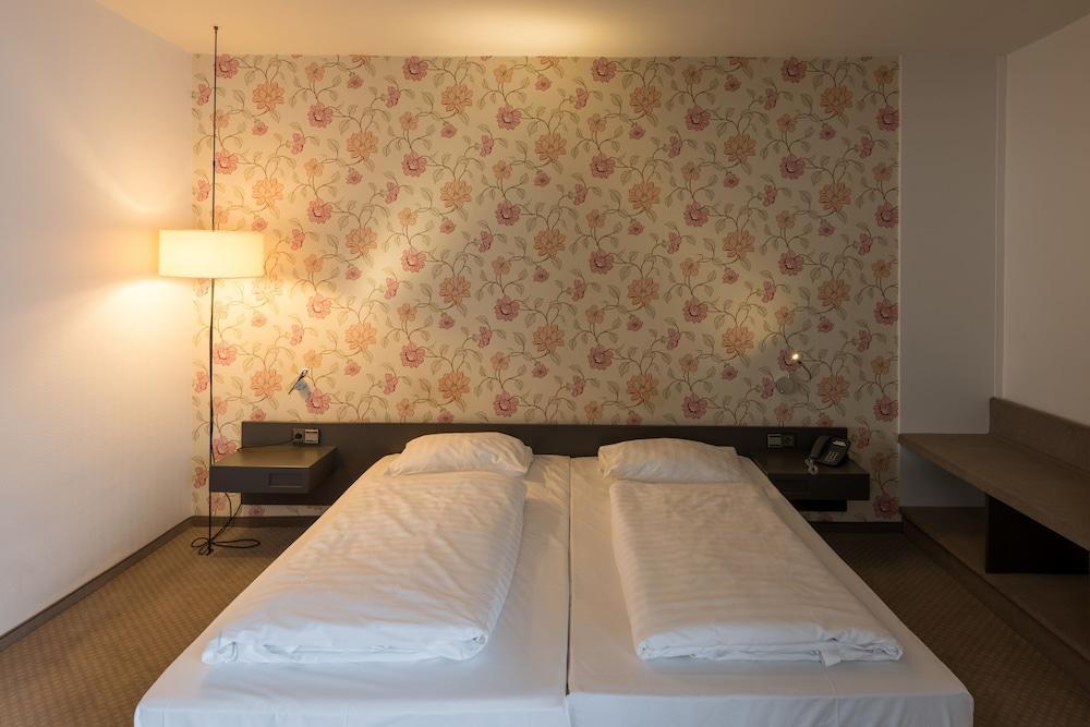 Hotel Senats 3*