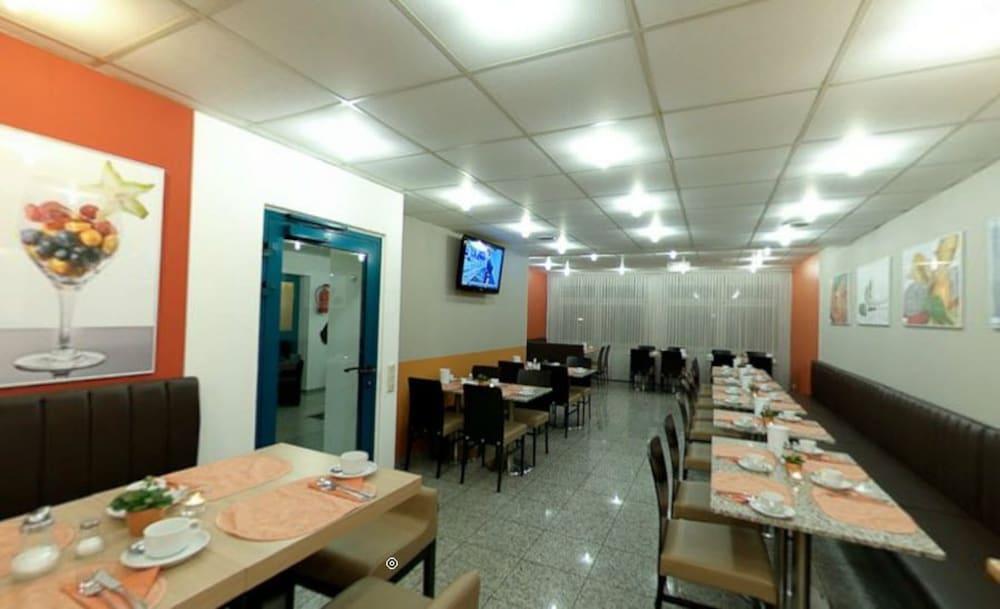 Christina Hotel Cologne