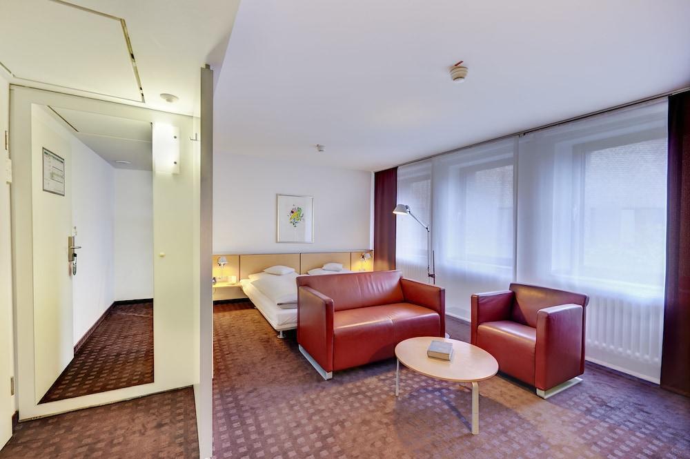 Maternushaus Hotel 4*