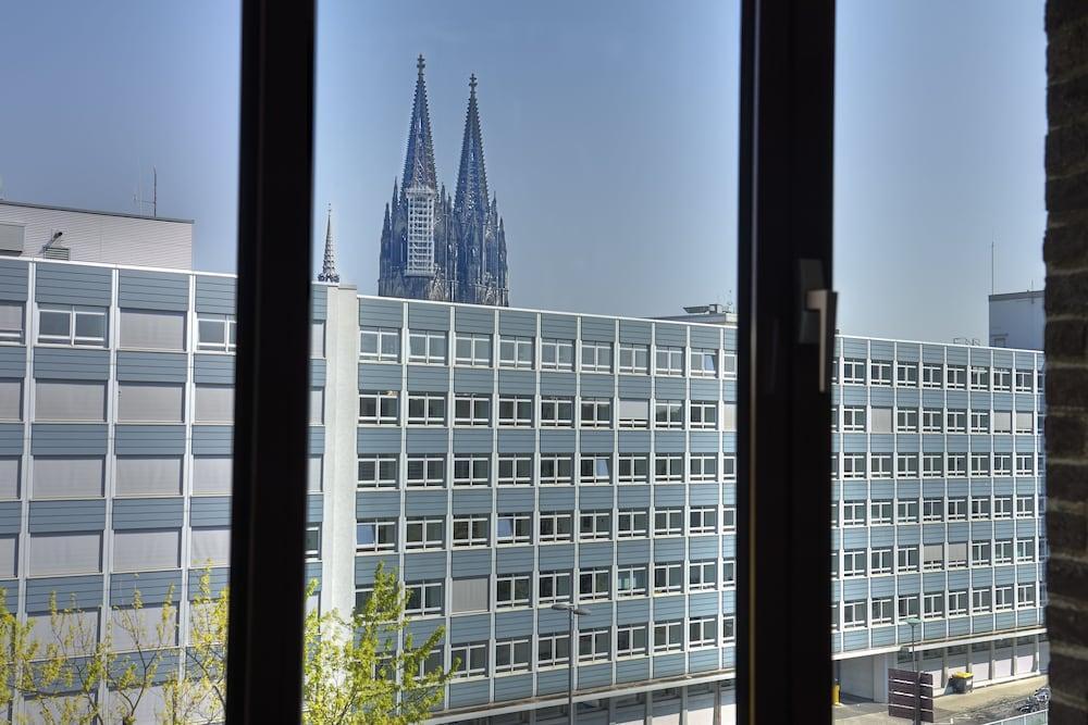 Maternushaus Hotel 4*