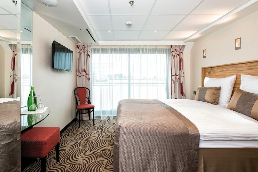 Crossgates Hotelship 4 Star - Altstadtnord - Koeln