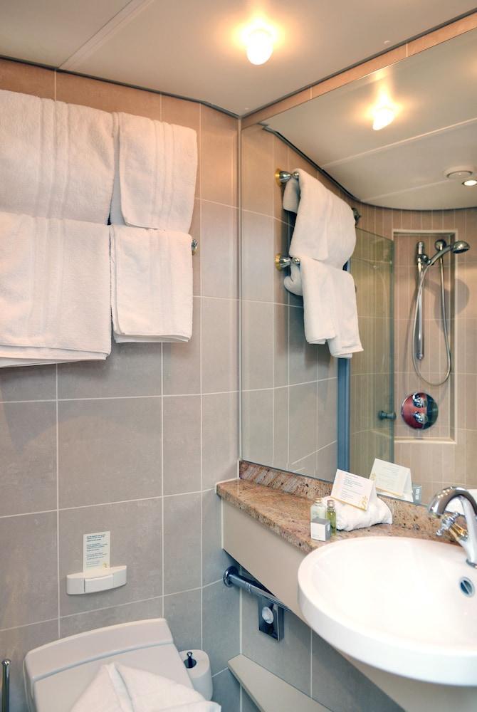 Hotel Crossgates Hotelship 4 Star - Altstadtnord - Cologne