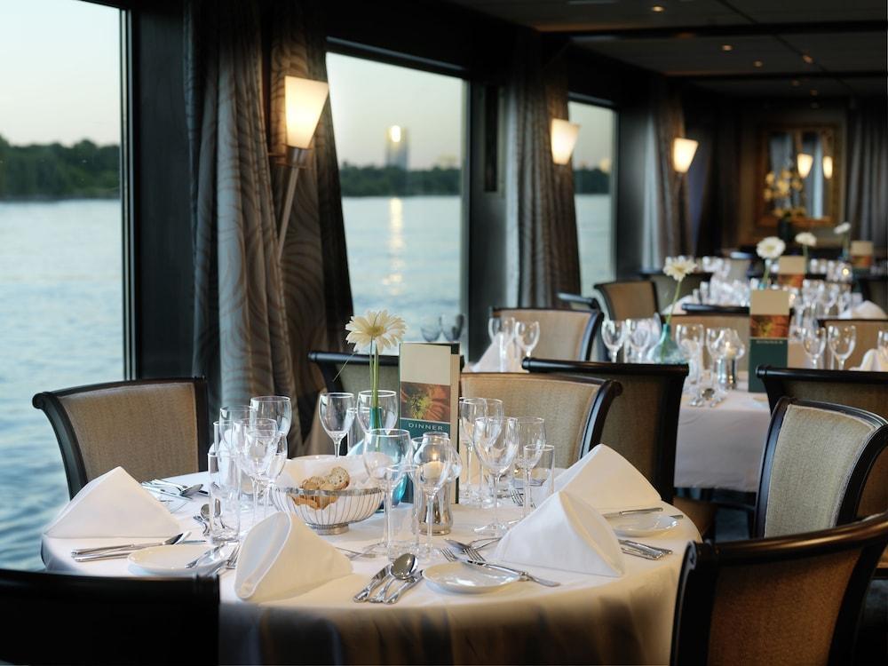 Hotel Crossgates Hotelship 4 Star - Altstadtnord - Cologne