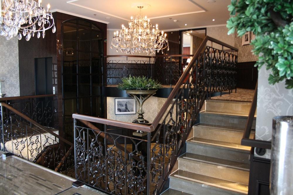 Hotel Crossgates Hotelship 4 Star - Altstadtnord - Cologne