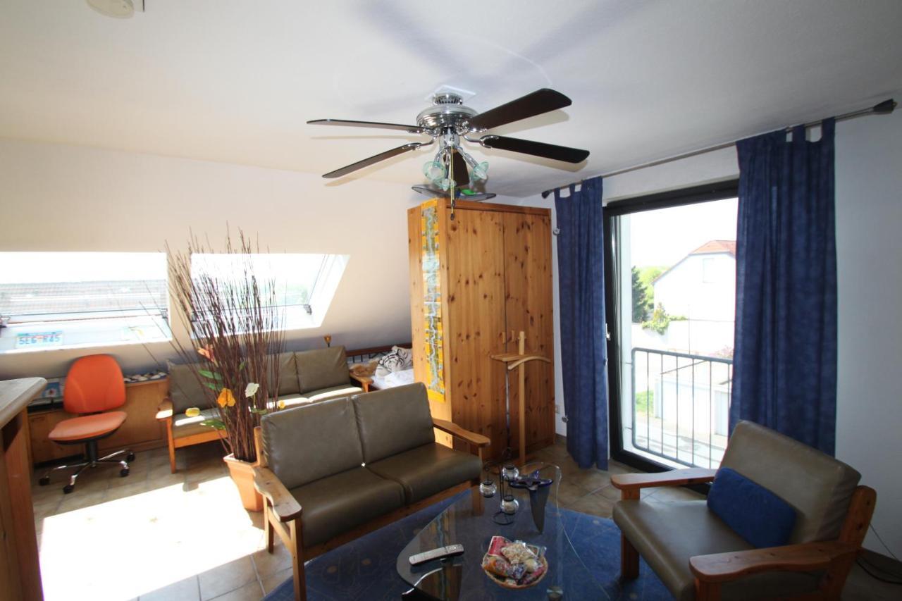 Homestay Am - *