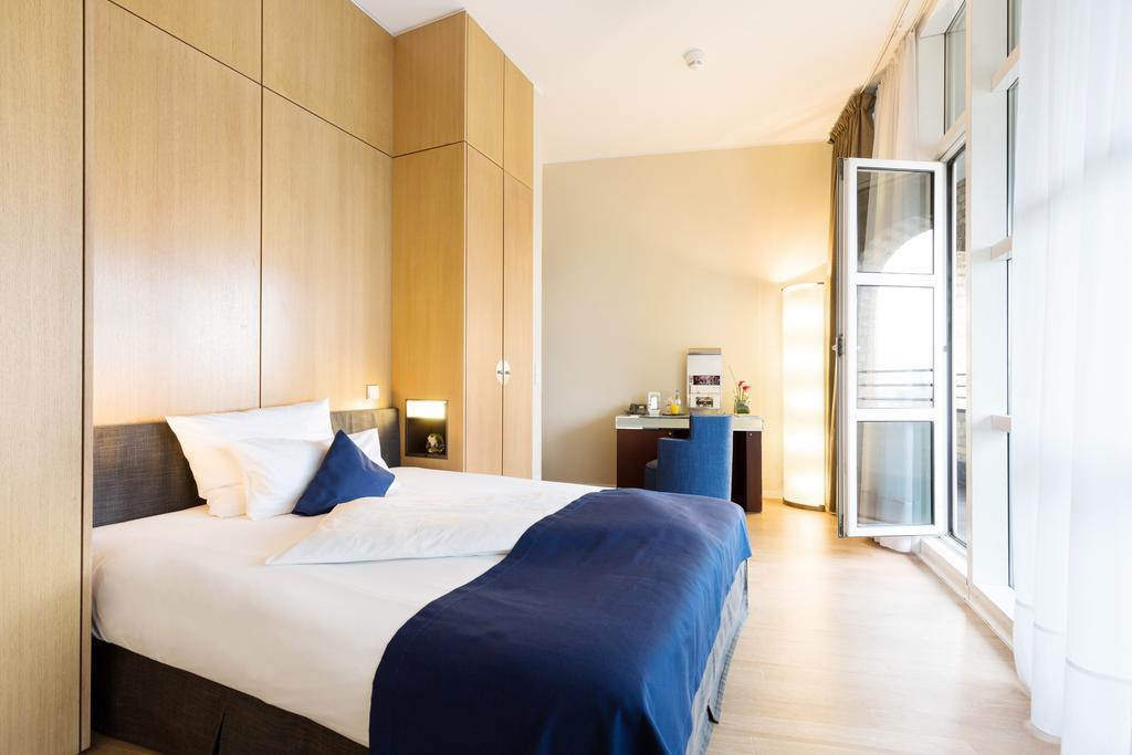 Hotel Wasserturm Cologne, Curio Collection By Hilton 4*