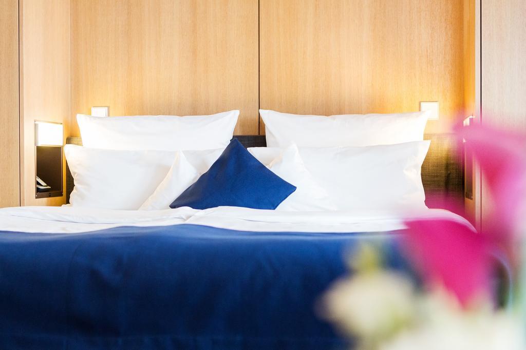 Hotel Wasserturm Cologne, Curio Collection By Hilton 4*
