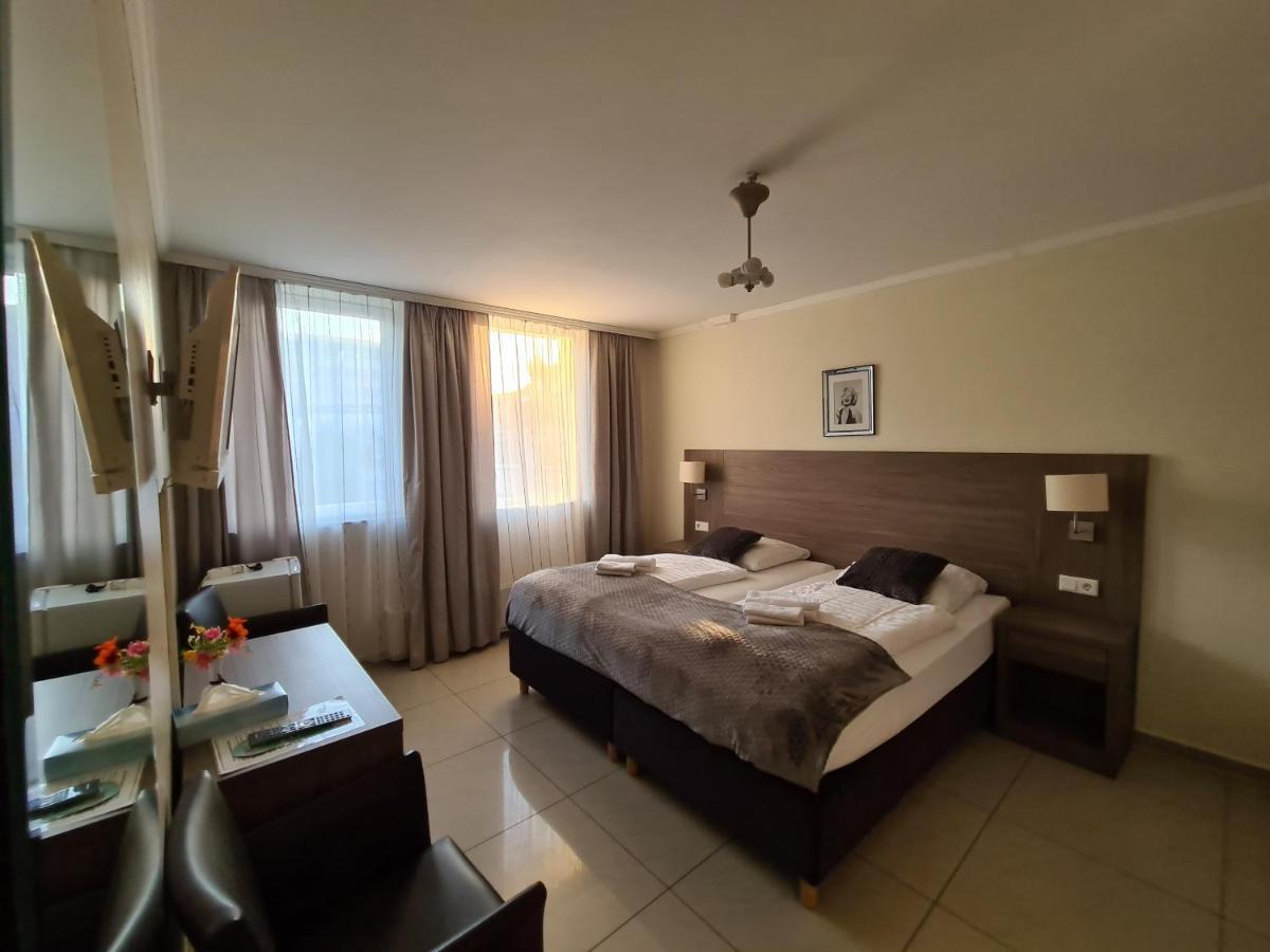 Cara Hotel 3*