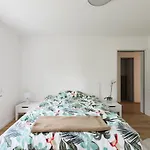 Grosse Gemuetliche Wohnung Mit Waldblick