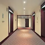 Axa-Tower Apartment