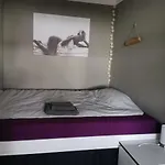 Koelner Unterkunft - Schlicht Einfach Schoen