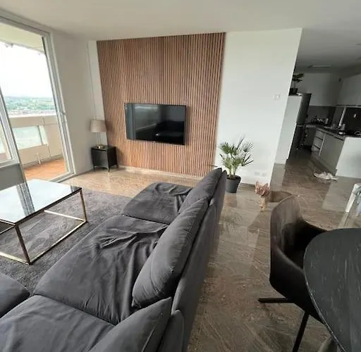 Axa-Tower Apartment