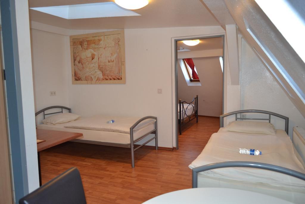 Hostel Koelnotel Hostel, & *