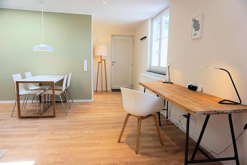 - Modern, Gemuetlich, Eigener Parkplatz Keulen
