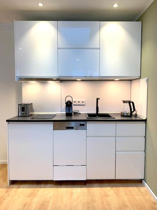 Appartement - Modern, Gemuetlich, Eigener Parkplatz Keulen