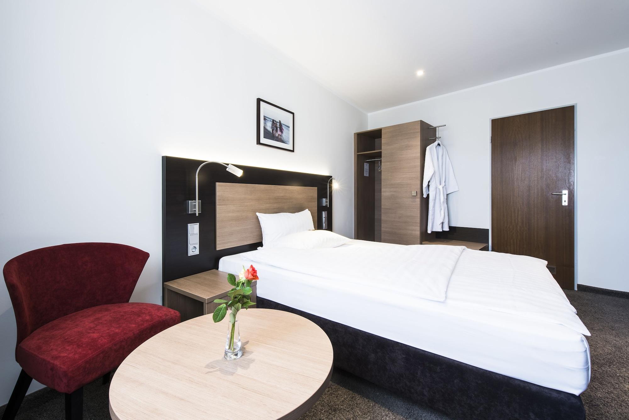 Astor & 4* Colónia