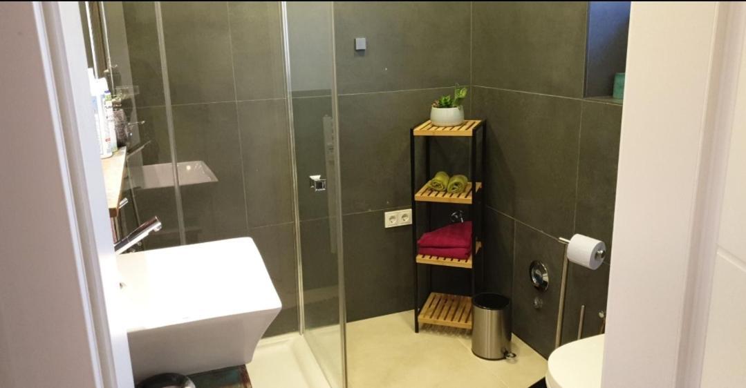 Mit Schoener, Moderner Einrichtung Appartement *