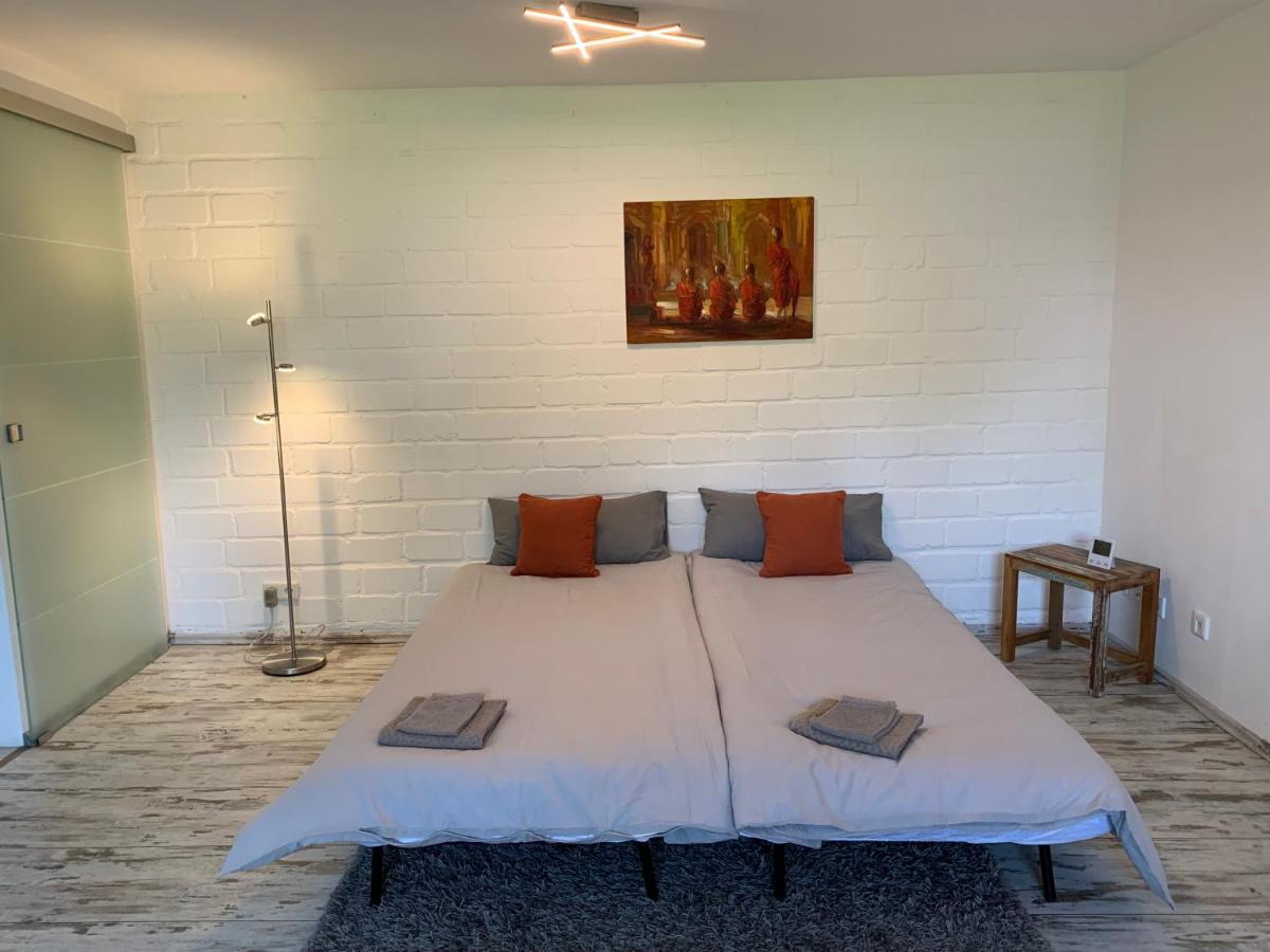 1-zimmer-wohnung In Poll * Cologne