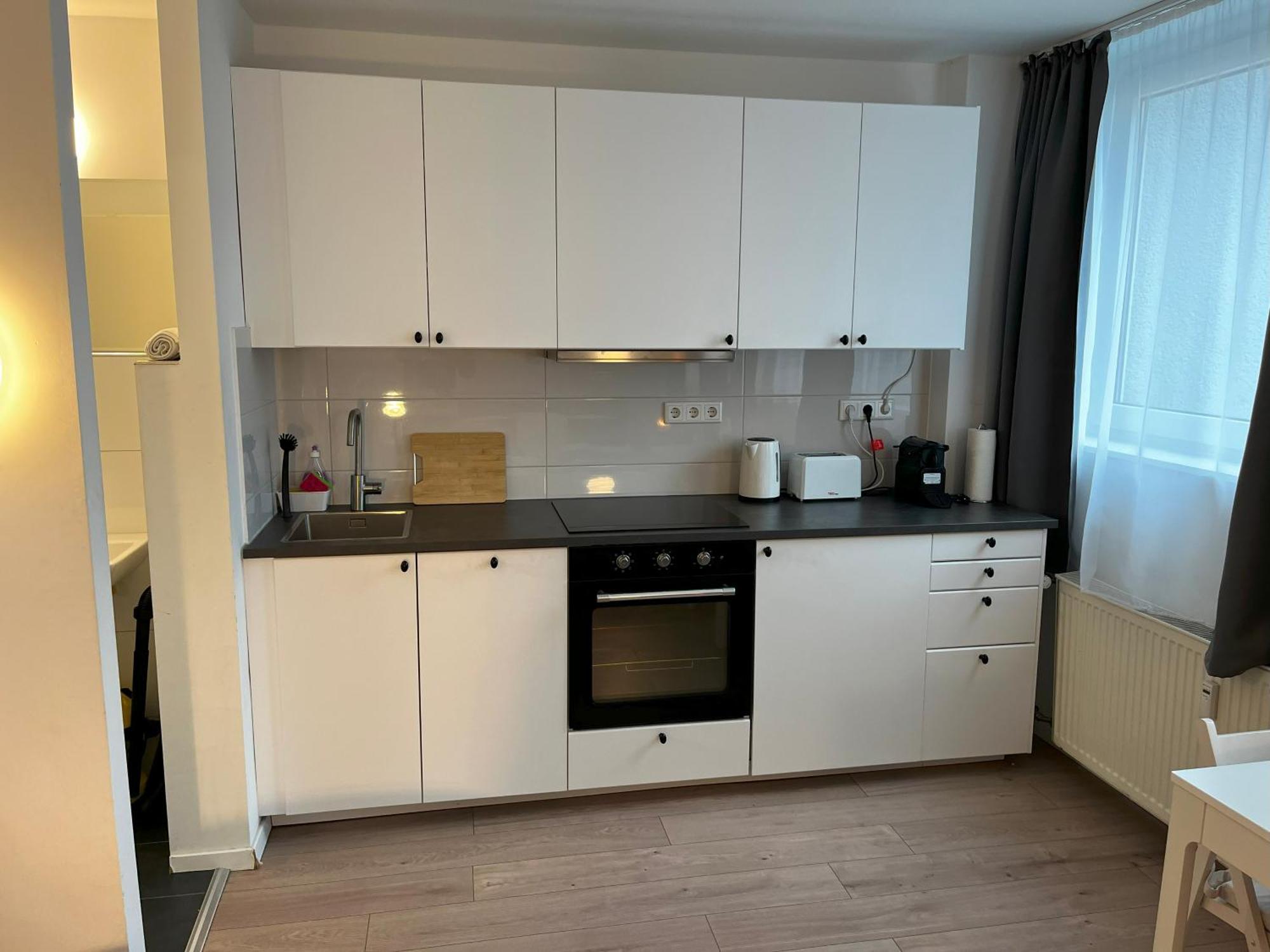 Apartment Stylish In Friesenplatz, Heart Of
