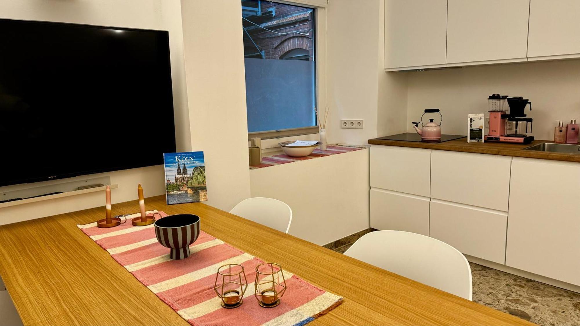 Apartment Mitten In Der Koelner - Design Trifft Altbau *