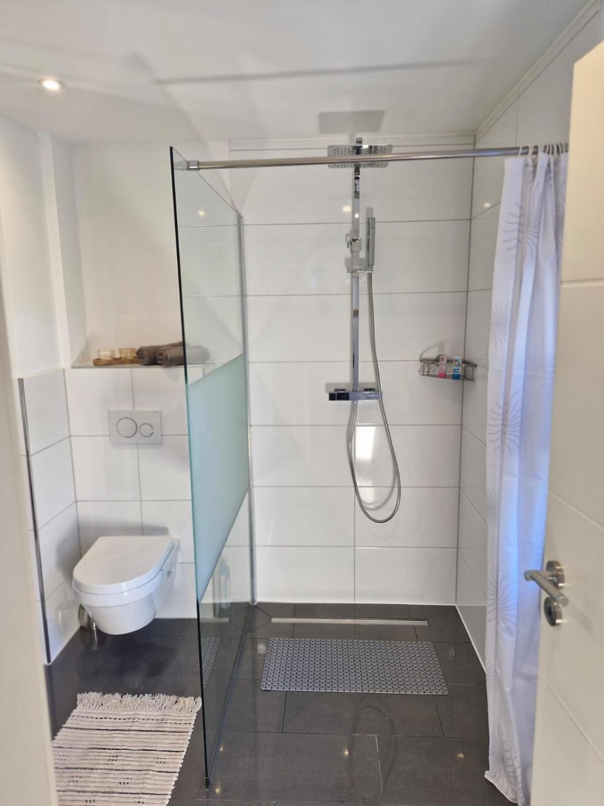 Gaestehaus In Rath-heumar Apartment Cologne