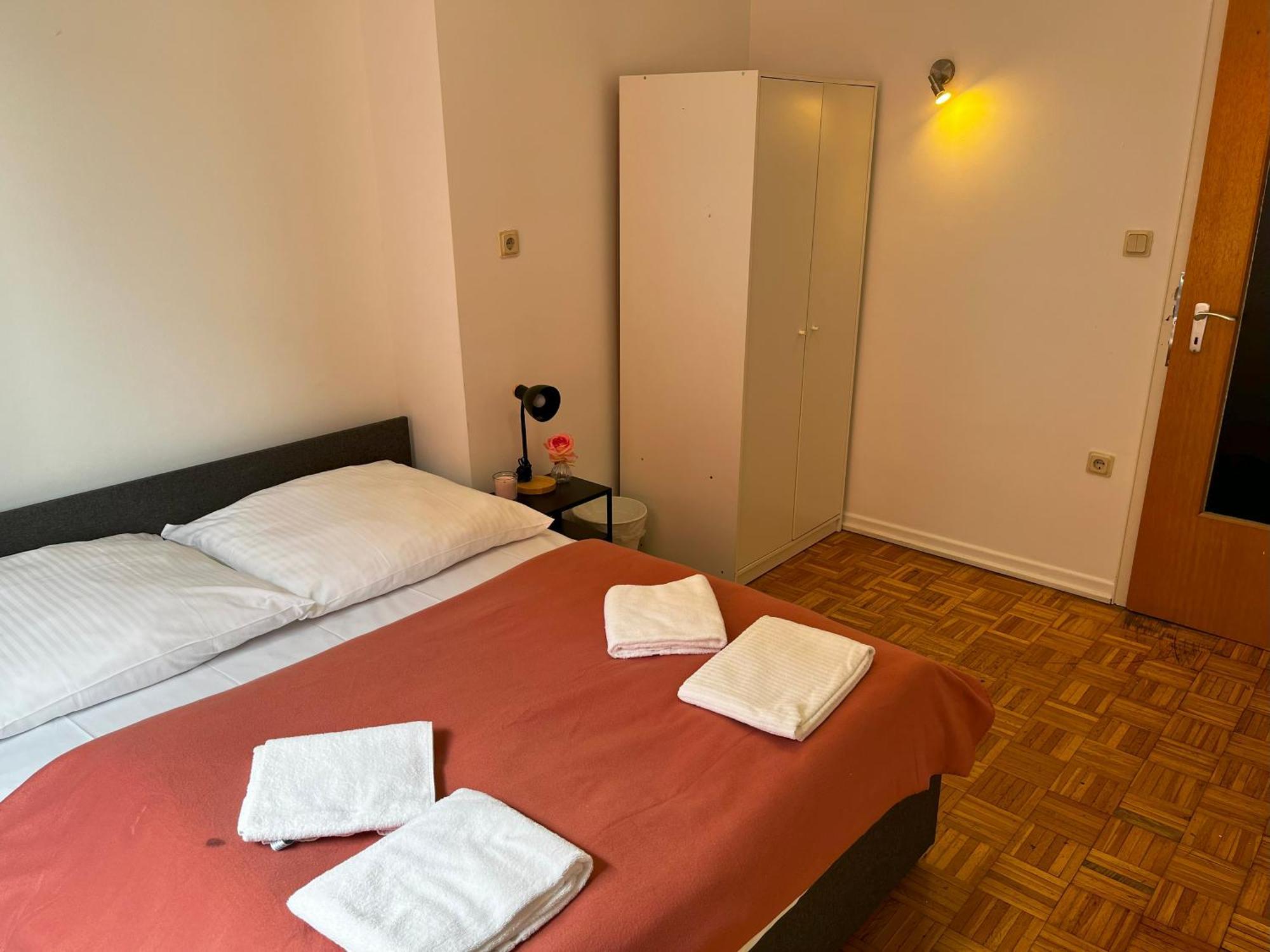 Hostel Private At Heumarkt, Center