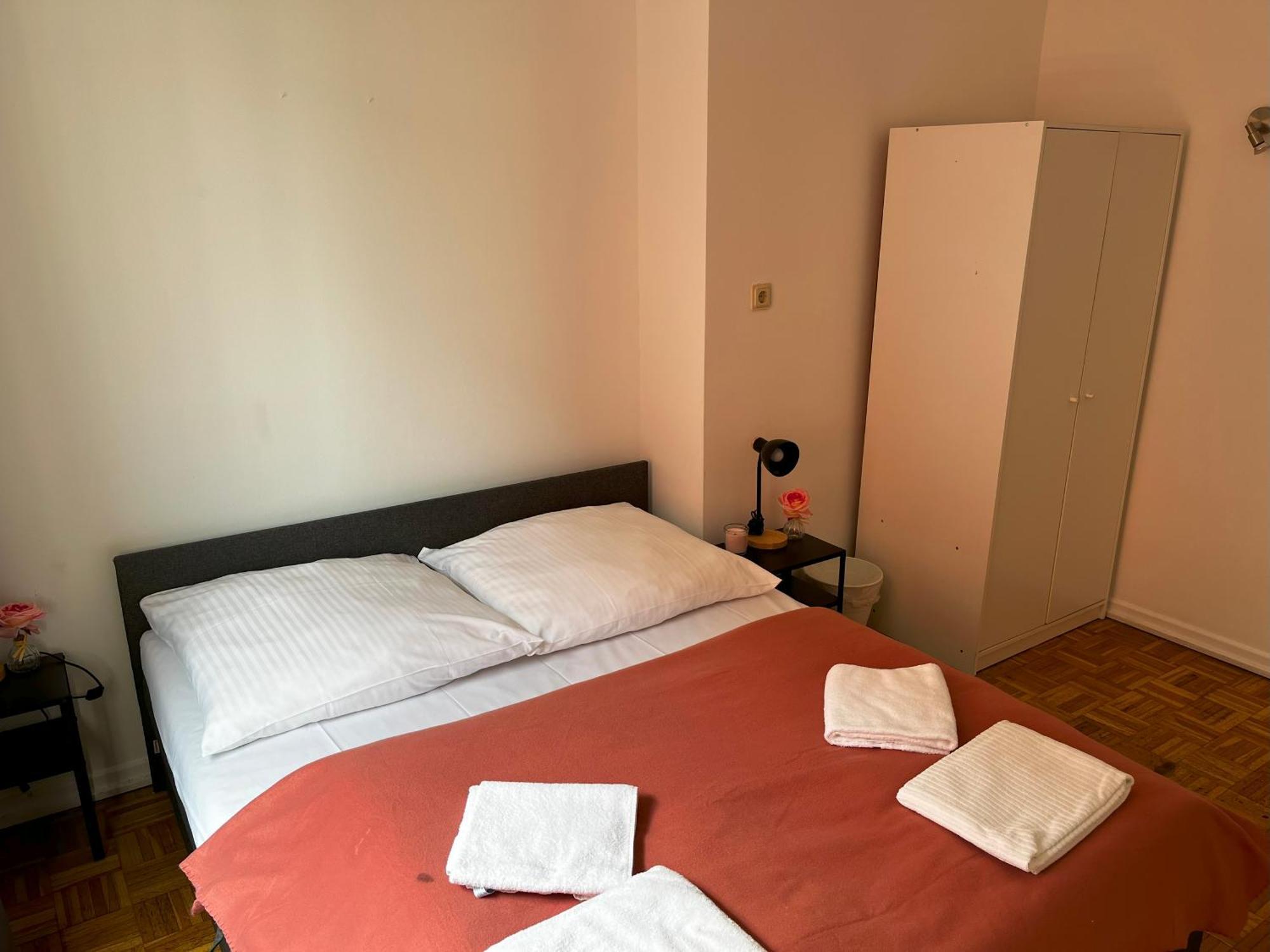 Private At Heumarkt, Center Hostel Cologne