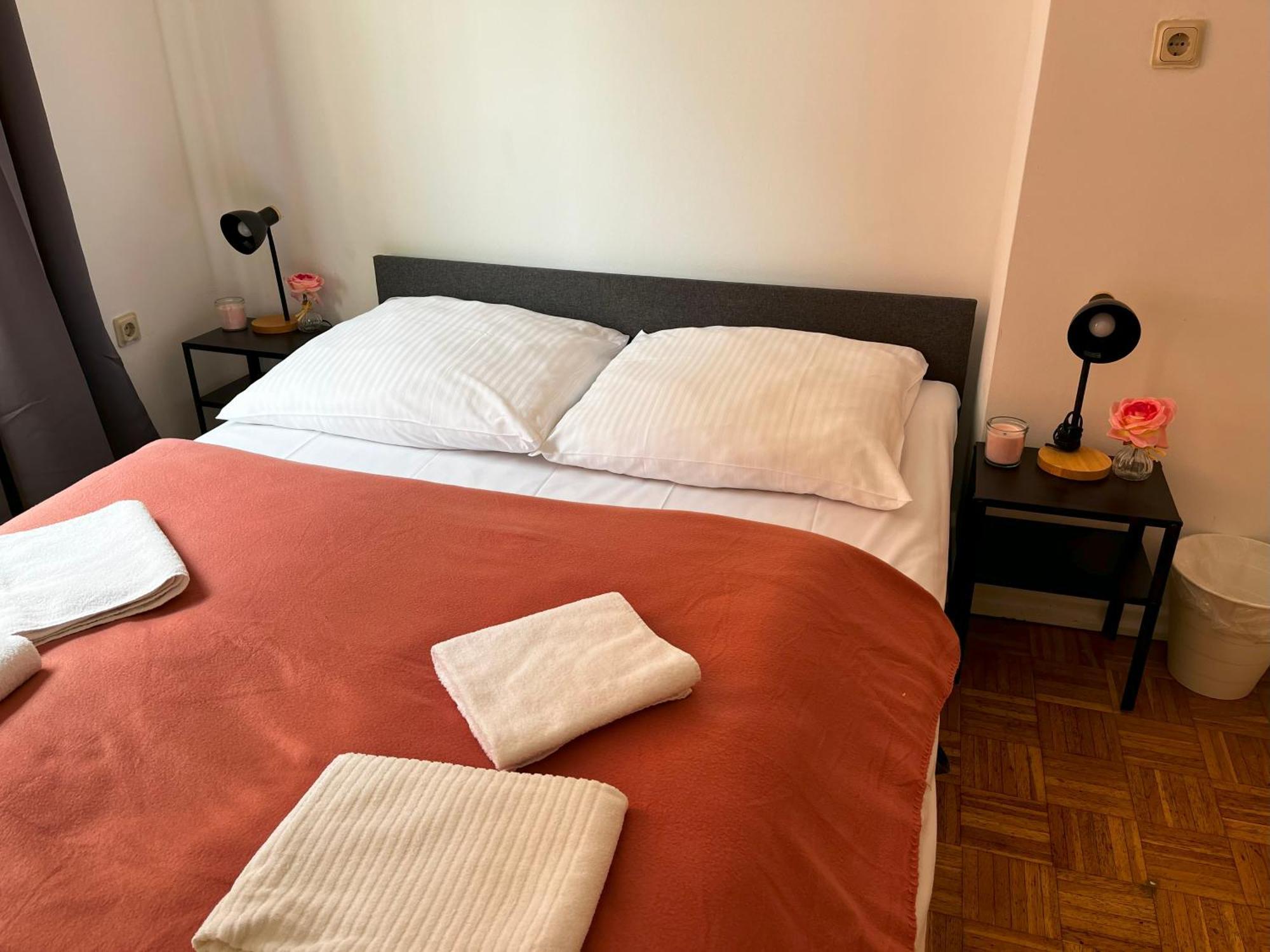 Private At Heumarkt, Center Hostel