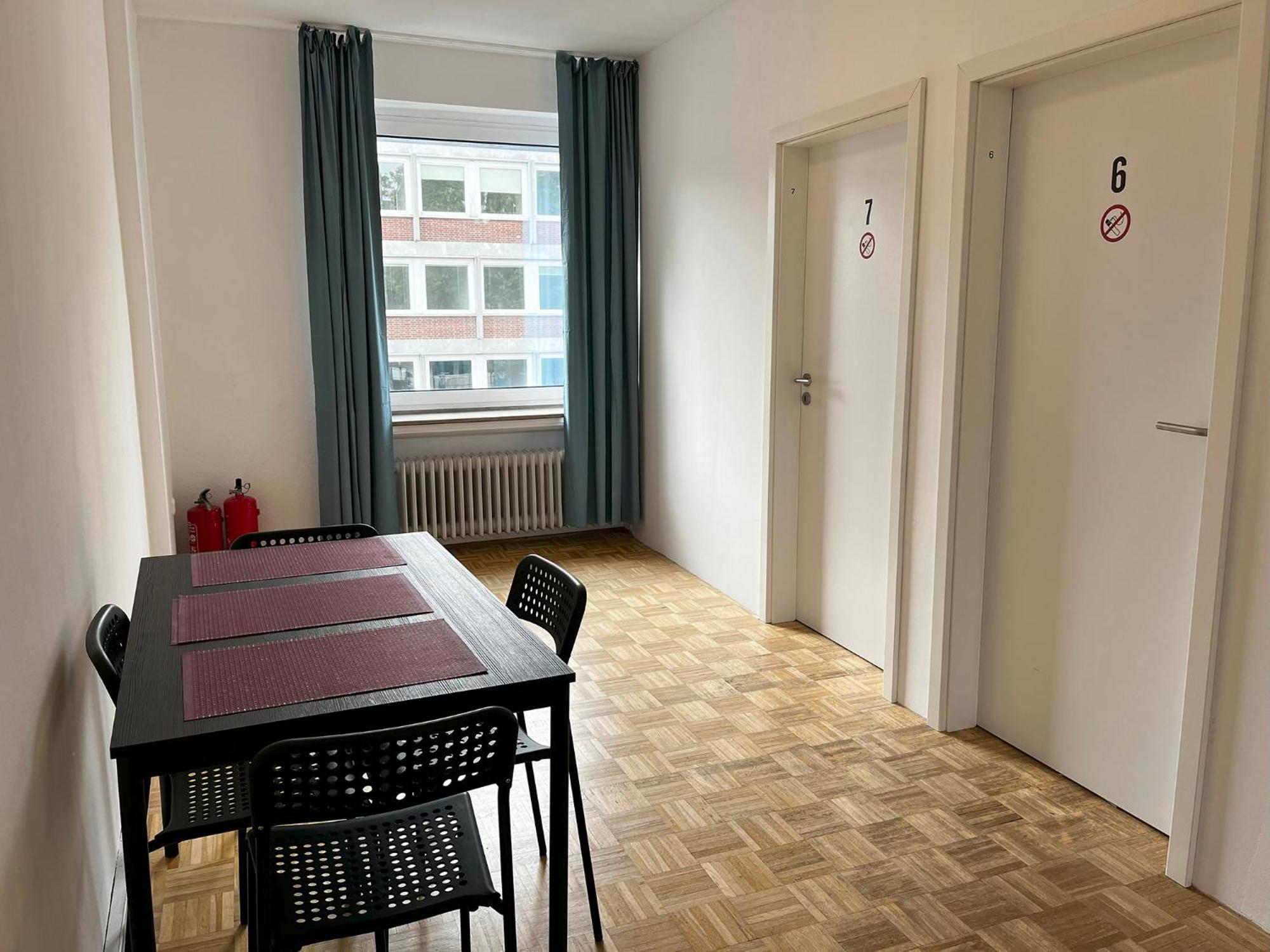 Private At Heumarkt, Center Hostel