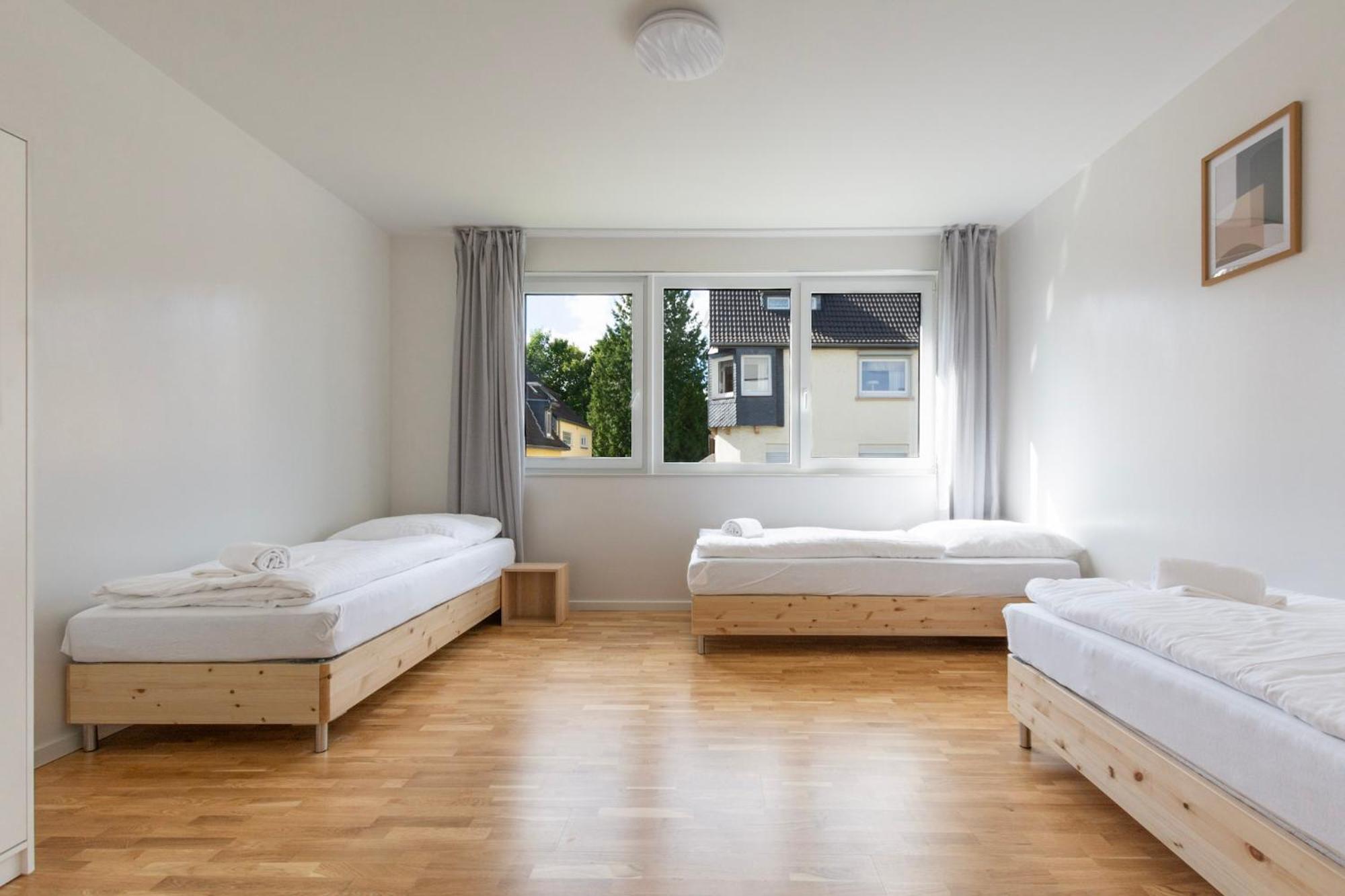 T&k - Bergisch Gladbach - 7 Comfortable - 20 Min To Fair Messe Apartment