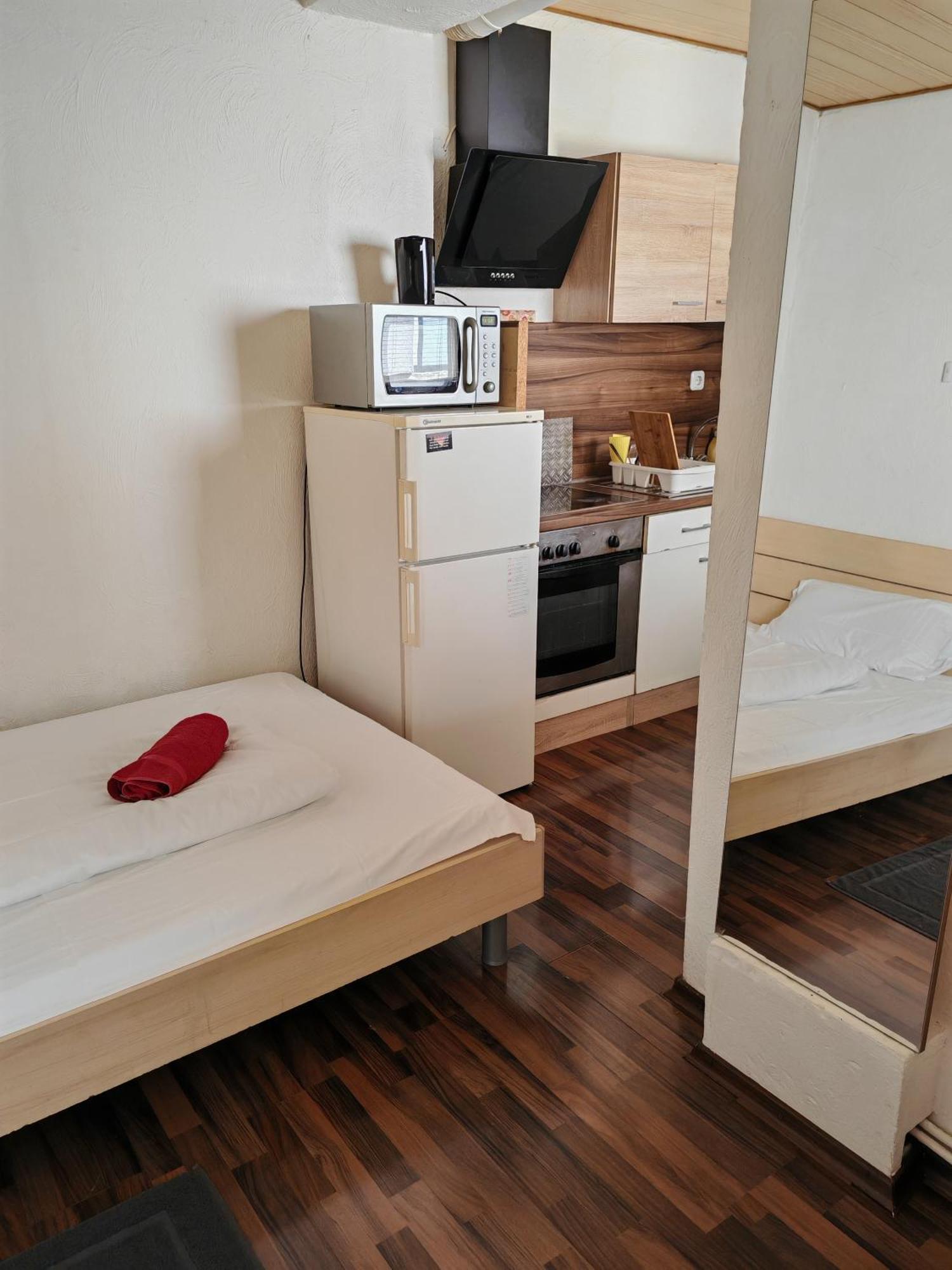Homestay Nette Ein-zimmer-wohnung Cologne