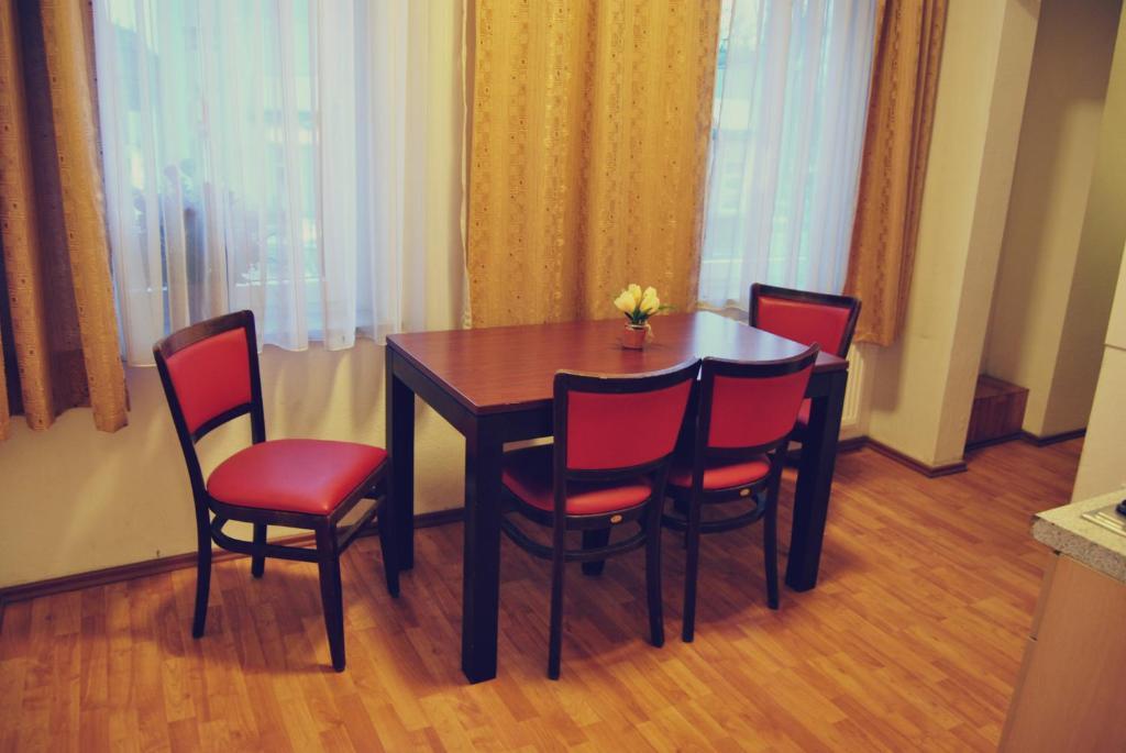 Koelnotel Hostel, &