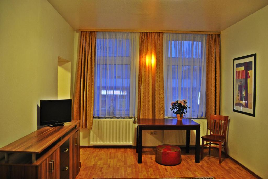 Koelnotel Hostel, & Hostel *