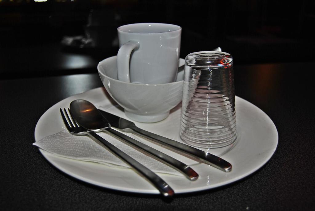 Koelnotel Hostel, & *