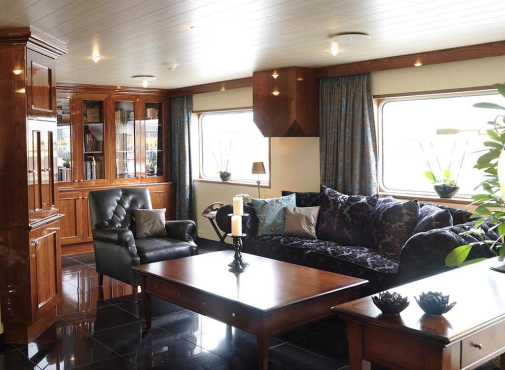 Baxter Hoare Ship Cologne
