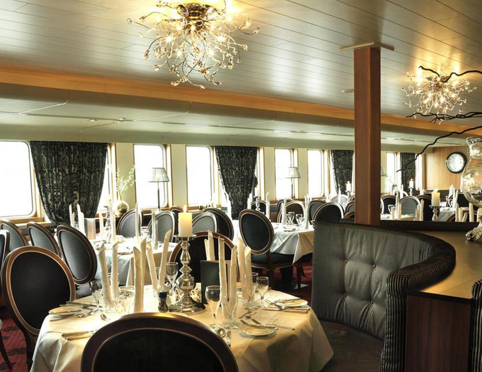 Botel Baxter Hoare Ship Cologne