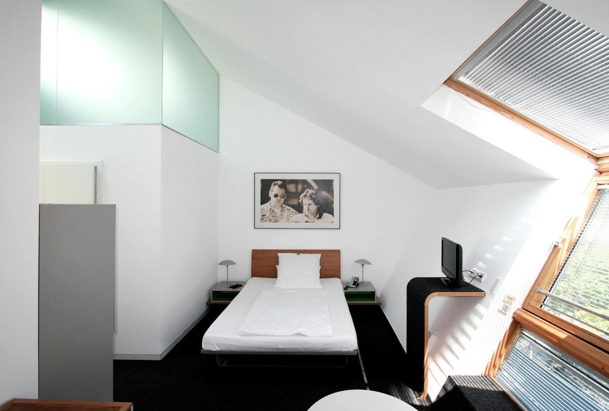 Chelsea 3* Kolonia