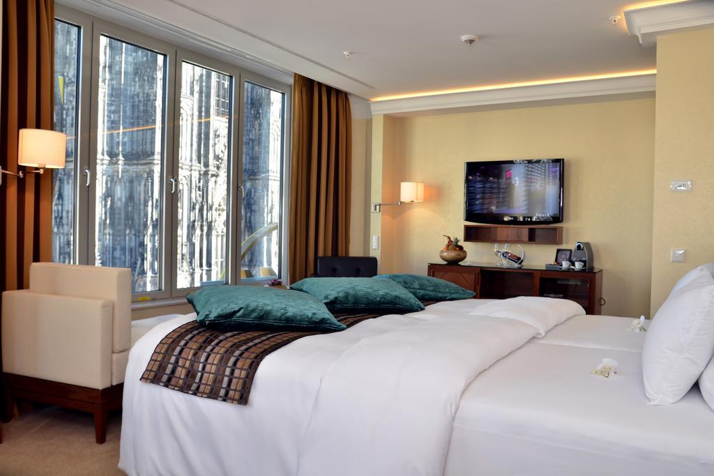 Dom Hotel 5*