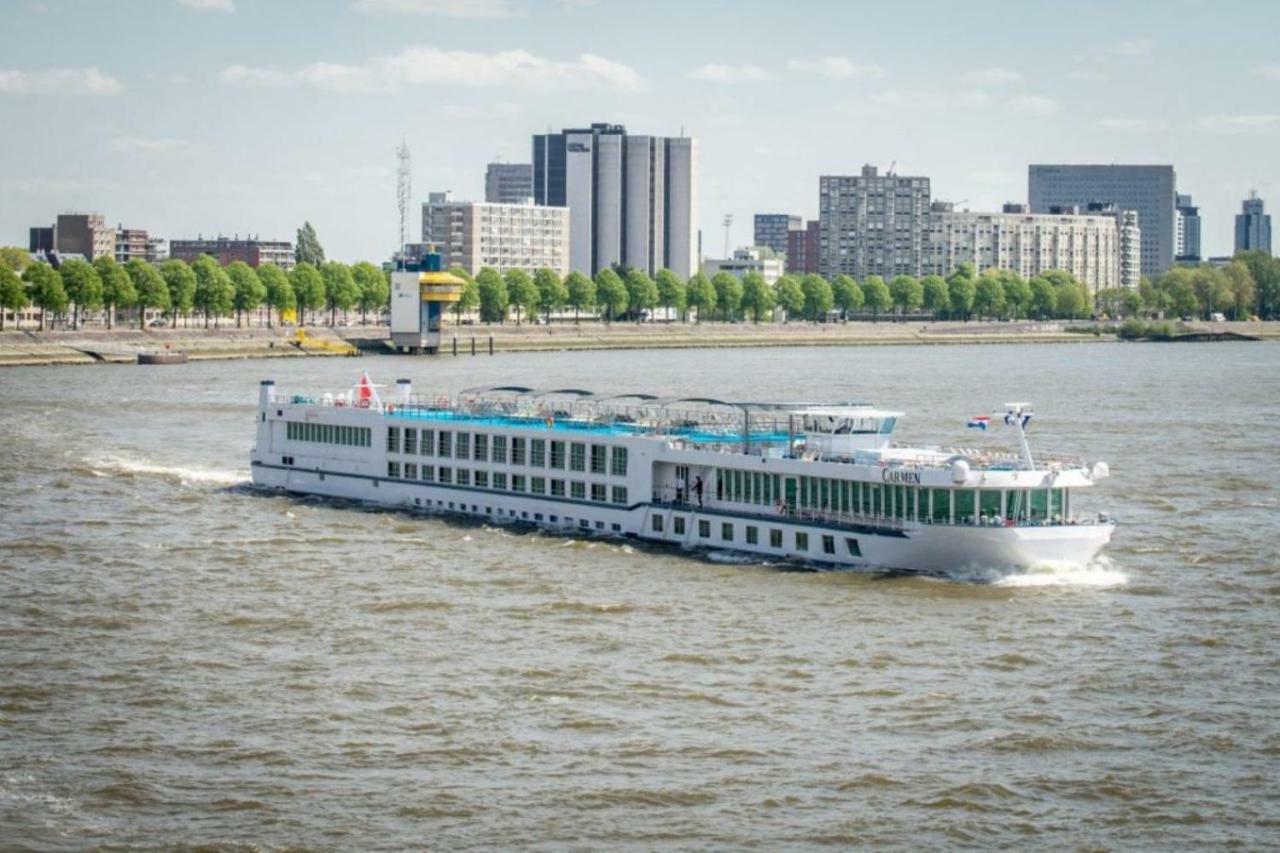 Botel Baxter Hoare Ship Cologne
