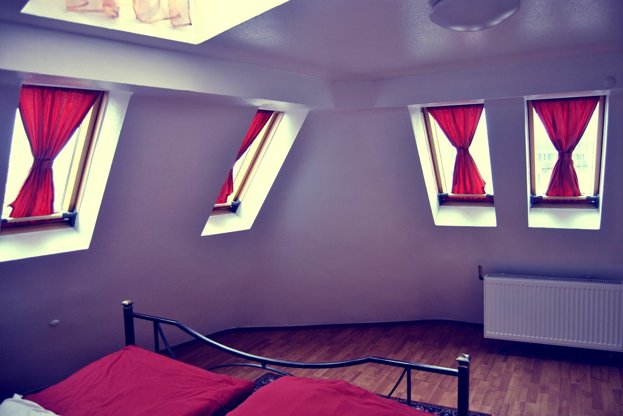 Koelnotel Hostel, & *