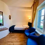 Altstadthotel Hayk Am Rhein