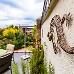 Design Apartment In Koeln Mit Terrasse