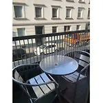 Friesenwall Apartment 2
