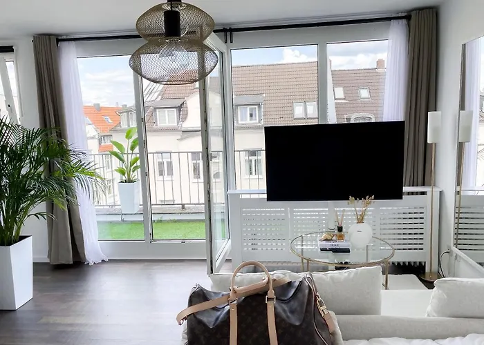 Dani Stylish Minimal Innercity Terrace Apartment