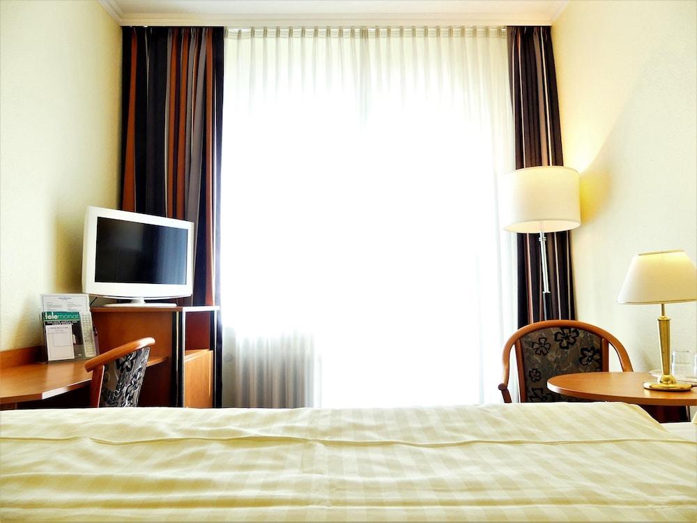 Boulevard Hotel Kolonia
