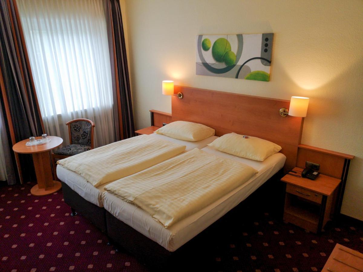 Boulevard Hotel Kolonia