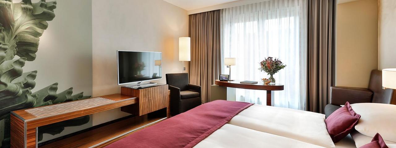 Hotel Dorint Am Heumarkt 4*