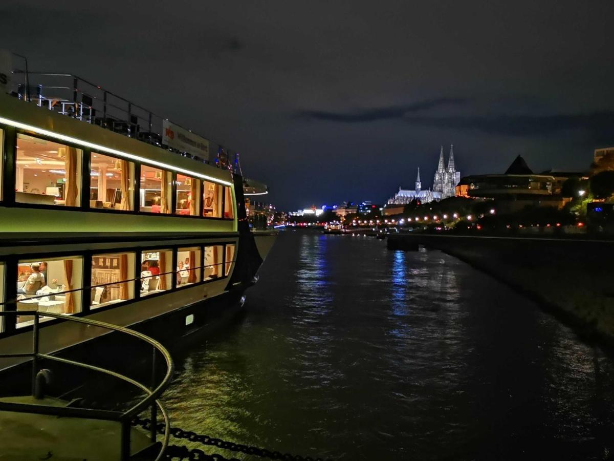 Hotelship Kd Moment